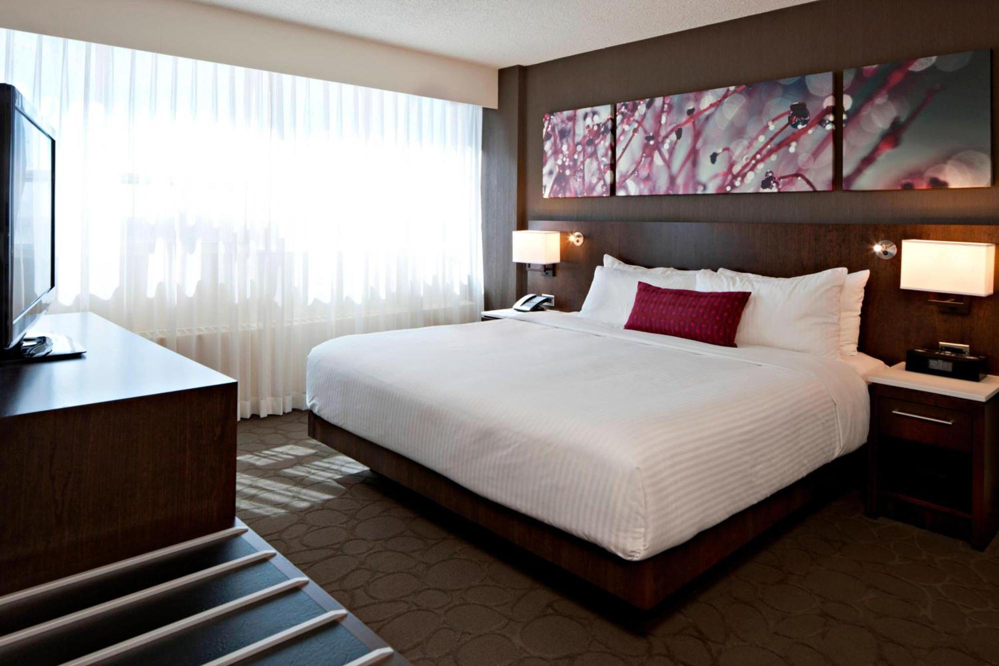 Delta Hotels By Marriott Edmonton South Conference Centre Екстериор снимка