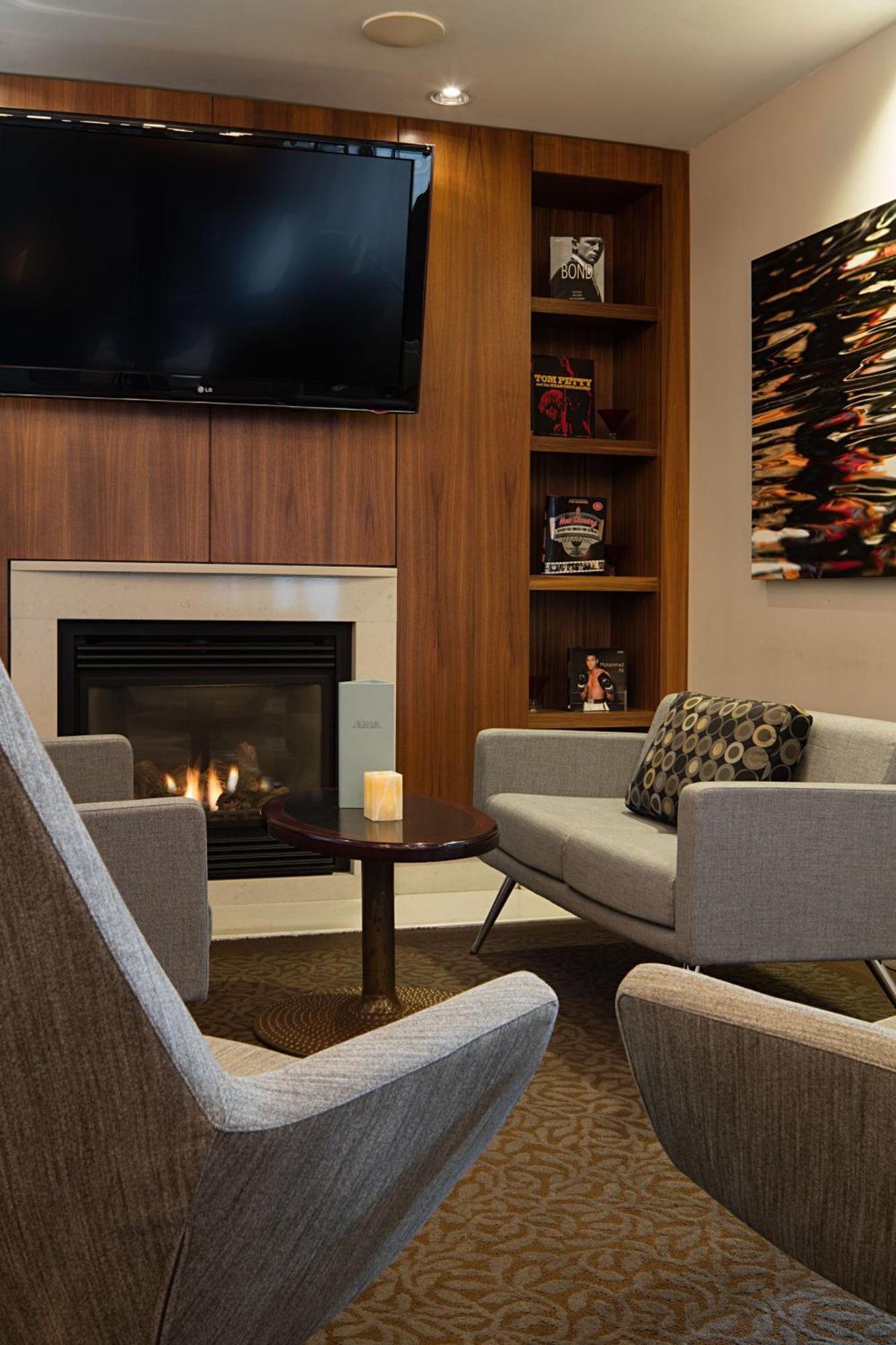 Delta Hotels By Marriott Edmonton South Conference Centre Екстериор снимка