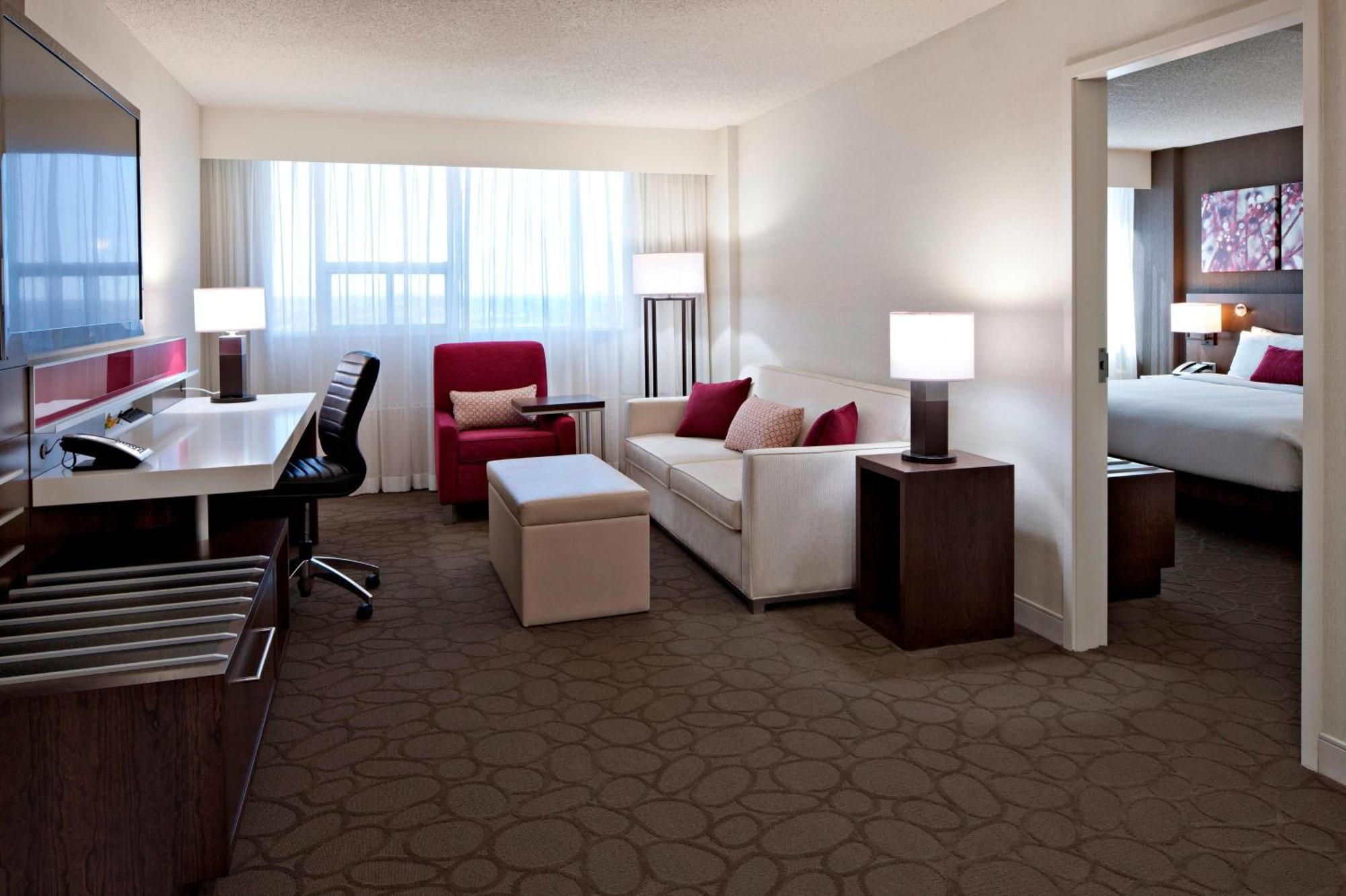 Delta Hotels By Marriott Edmonton South Conference Centre Екстериор снимка