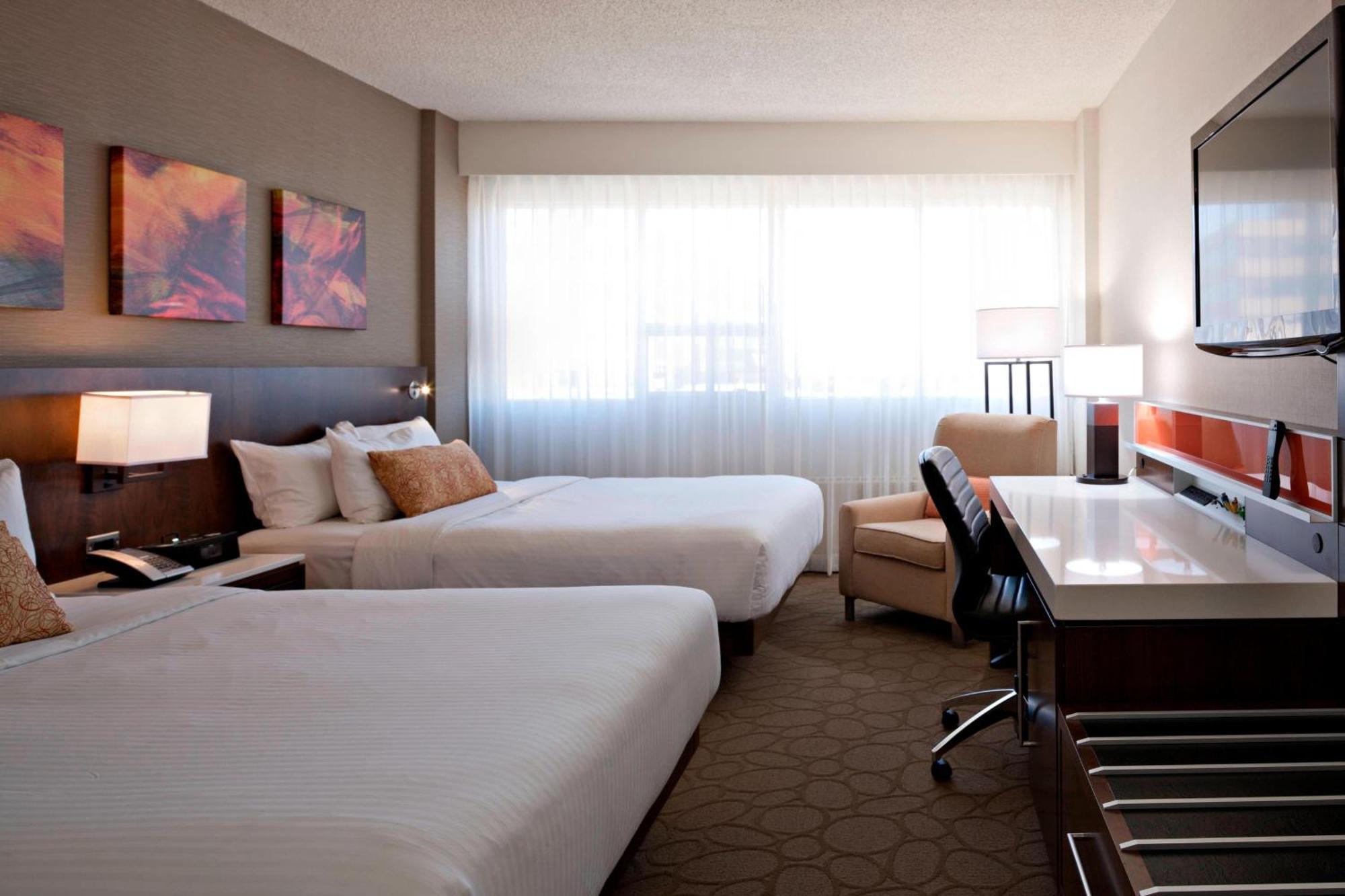 Delta Hotels By Marriott Edmonton South Conference Centre Екстериор снимка