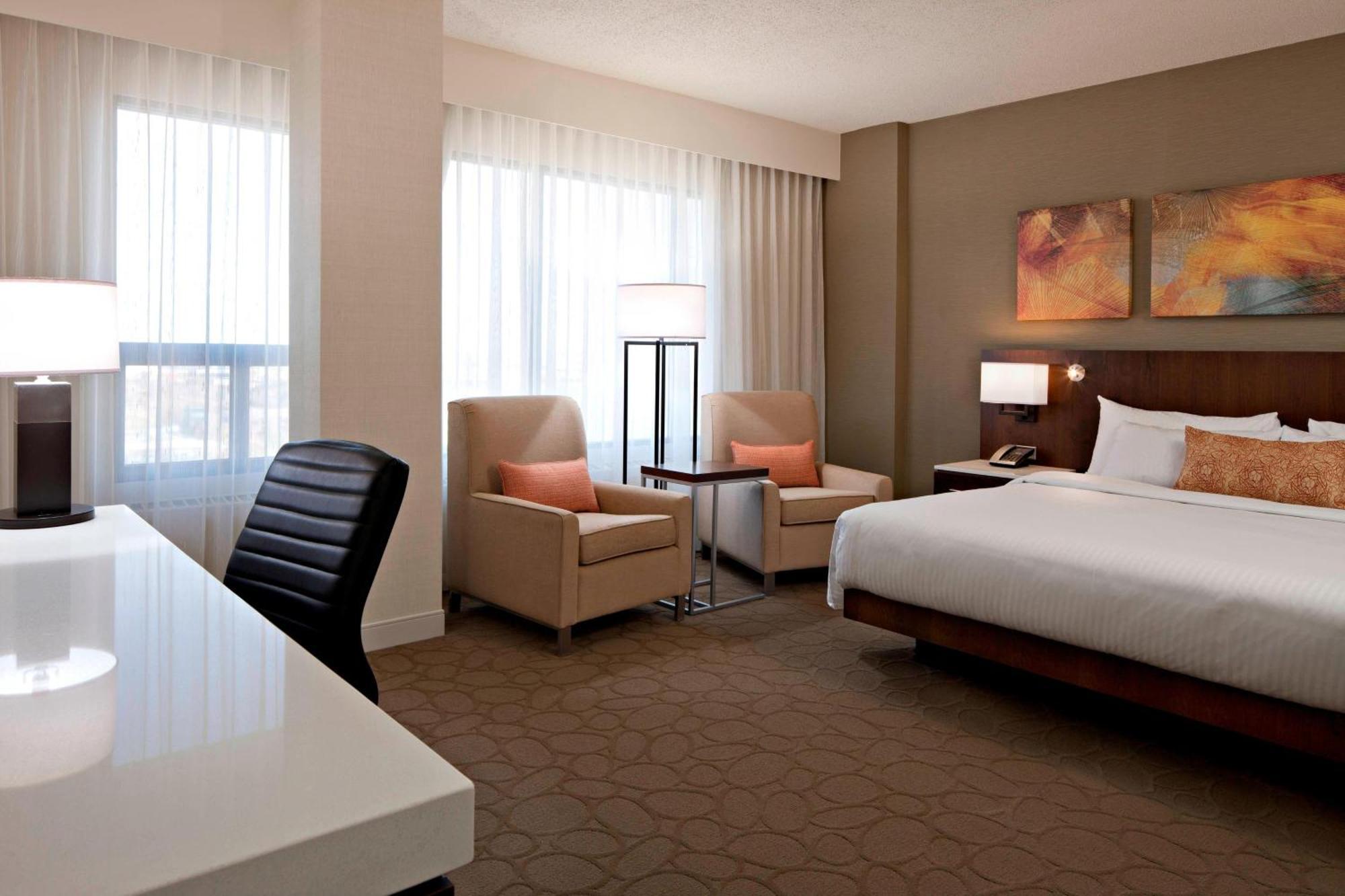Delta Hotels By Marriott Edmonton South Conference Centre Екстериор снимка