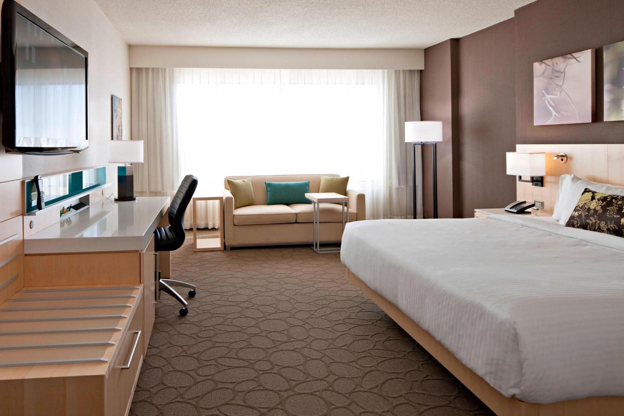 Delta Hotels By Marriott Edmonton South Conference Centre Екстериор снимка