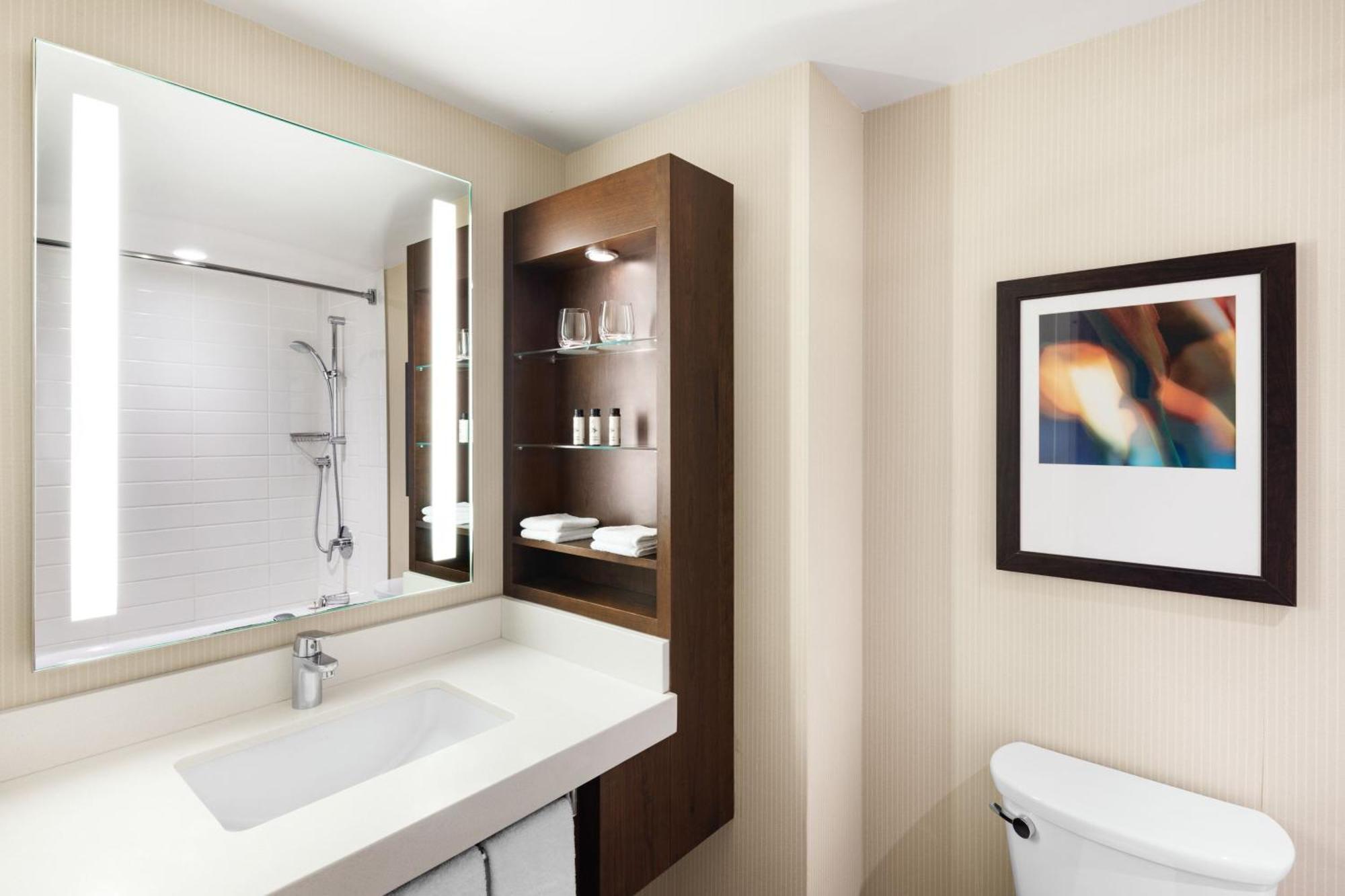 Delta Hotels By Marriott Edmonton South Conference Centre Екстериор снимка