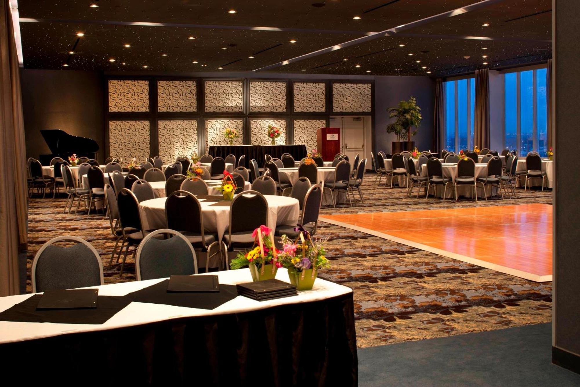 Delta Hotels By Marriott Edmonton South Conference Centre Екстериор снимка