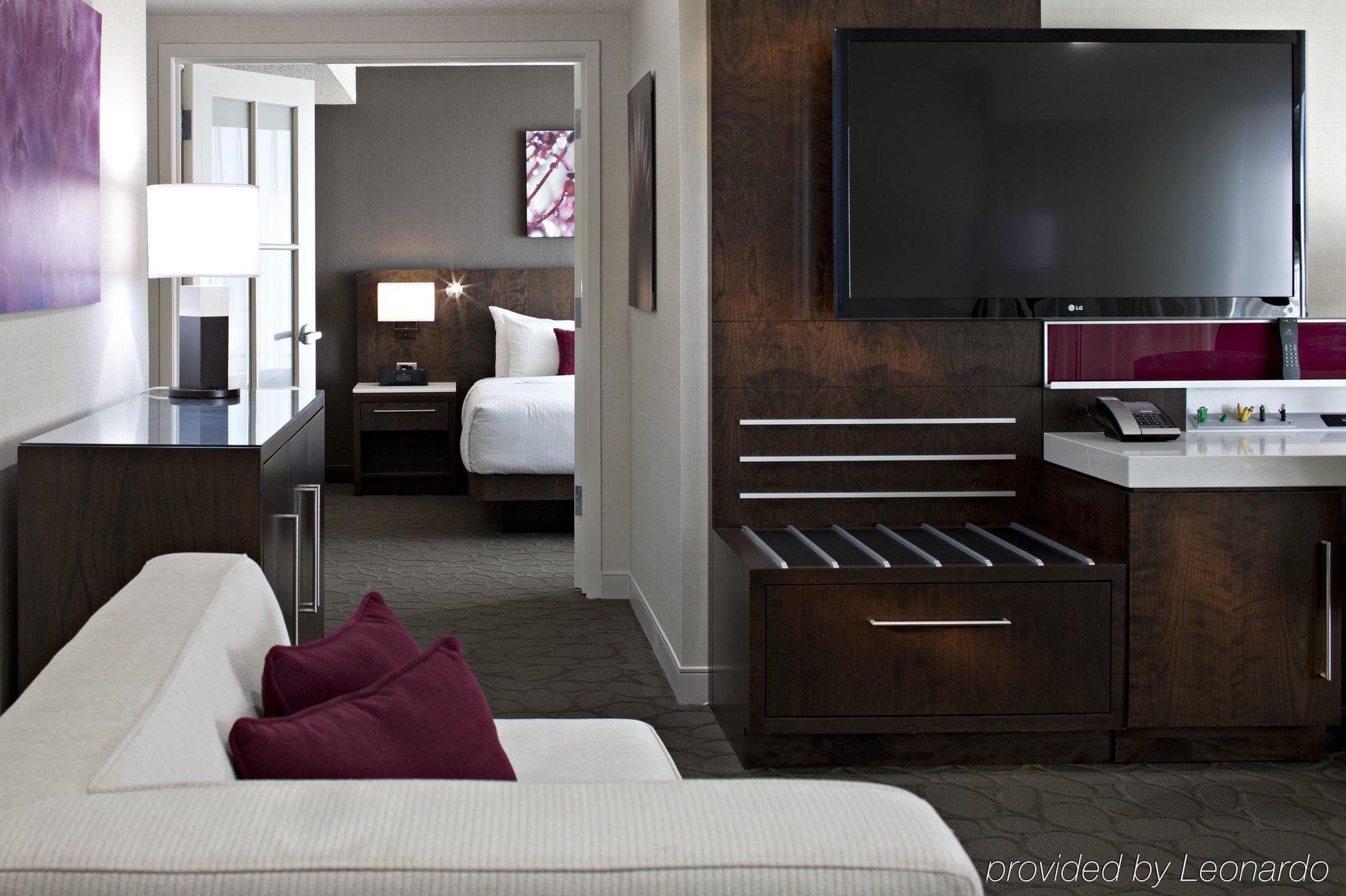 Delta Hotels By Marriott Edmonton South Conference Centre Екстериор снимка