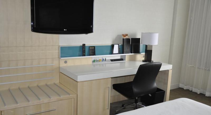 Delta Hotels By Marriott Edmonton South Conference Centre Екстериор снимка