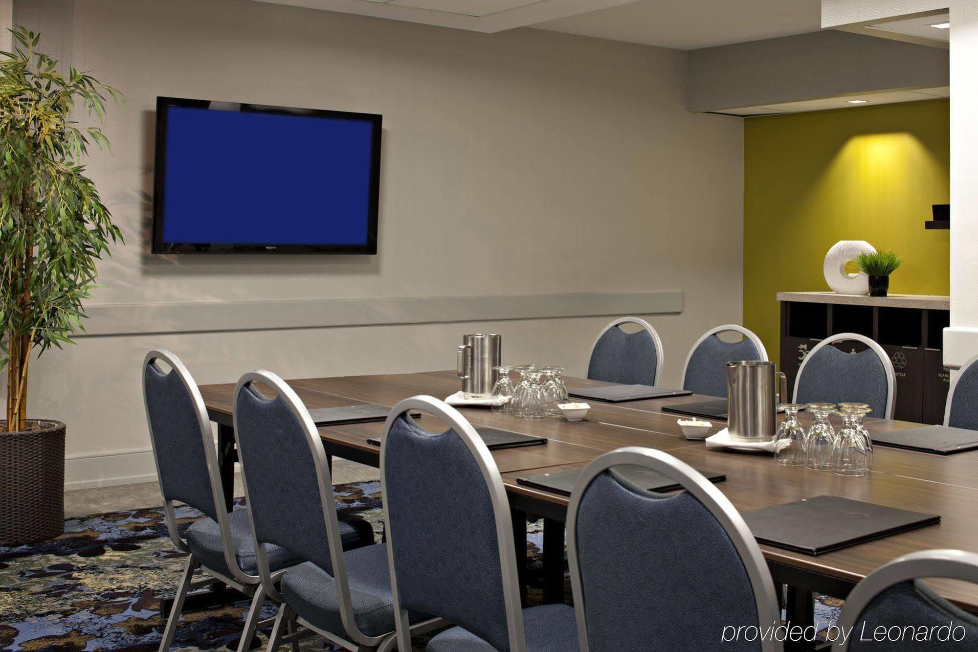 Delta Hotels By Marriott Edmonton South Conference Centre Екстериор снимка